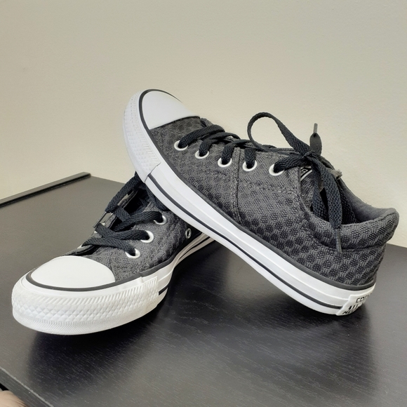 converse charcoal low top
